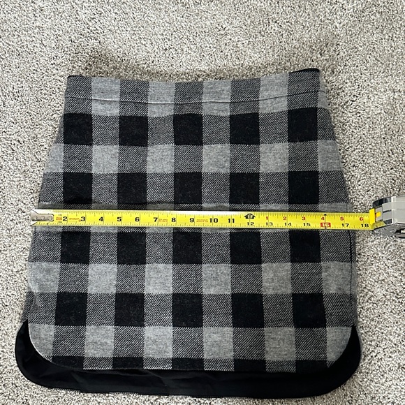 Madewell Shirttail Skirt in Plaid, size 2 - Picture 3 of 7